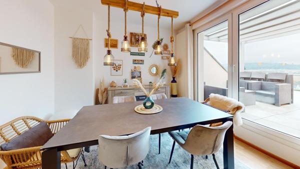 À vendre à Brunstatt : F3 de 77 m² au dernier étage, terrasse 18 m², vue Vosges, garage et ascenseur