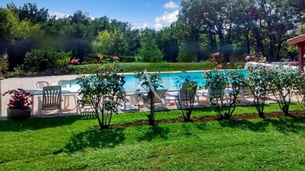 Maison avec piscine .. proche de toutes les commodités