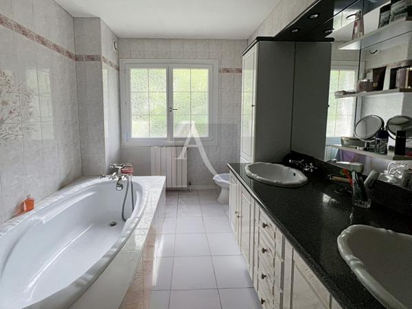 Maison avec piscine .. proche de toutes les commodités