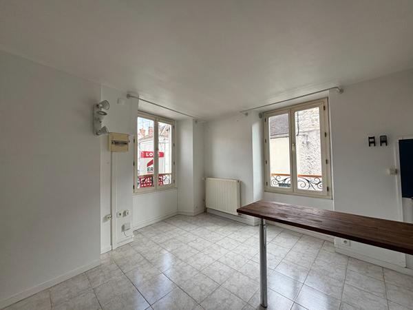 MILLY - Centre - Appartement 2 pièces de 35m²