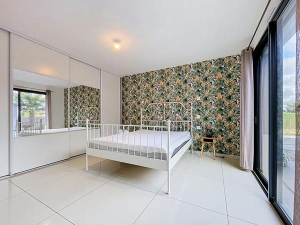 LONGUÉ-JUMELLES - MAISON CONTEMPORAINE AVEC PISCINE, 5 CHAMBRES ET PLUS DE 184 M² HABITABLES