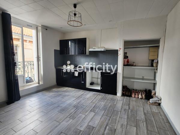 Immeuble
         13 pièces
        - 250 m² Exclusivité 310 000 € *
