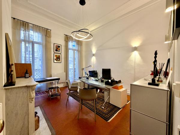 Marseille (13008) Bureaux à louer dans centre médical - emplacement recherché