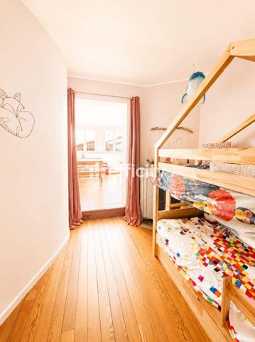 Maison
         6 pièces
        - 125 m² 770 000 € *