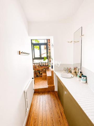 Maison
         6 pièces
        - 125 m² 770 000 € *