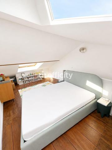 Maison
         6 pièces
        - 125 m² 770 000 € *