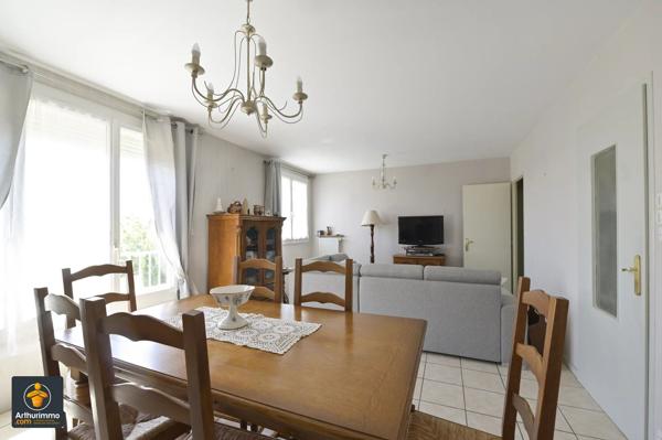 Vente                                                      Maison
                        
                     4 pièces                      97 m2                     à Niort