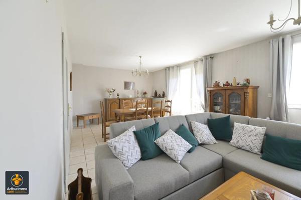 Vente                                                      Maison
                        
                     4 pièces                      97 m2                     à Niort