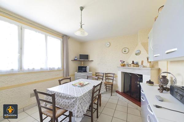 Vente                                                      Maison
                        
                     4 pièces                      97 m2                     à Niort