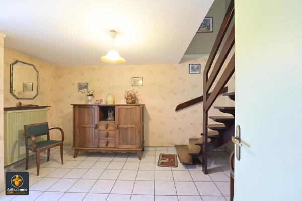 Vente                                                      Maison
                        
                     4 pièces                      97 m2                     à Niort