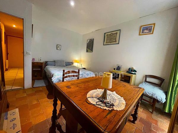 Maison de village 2 chambres avec terrasse.