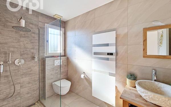 Maison à vendre    5 pièces • 157 m2 Monnetier-Mornex