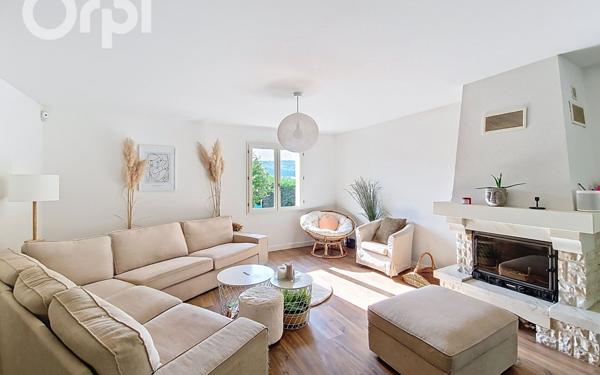 Maison à vendre    5 pièces • 157 m2 Monnetier-Mornex