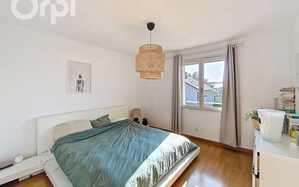 Maison à vendre    5 pièces • 157 m2 Monnetier-Mornex