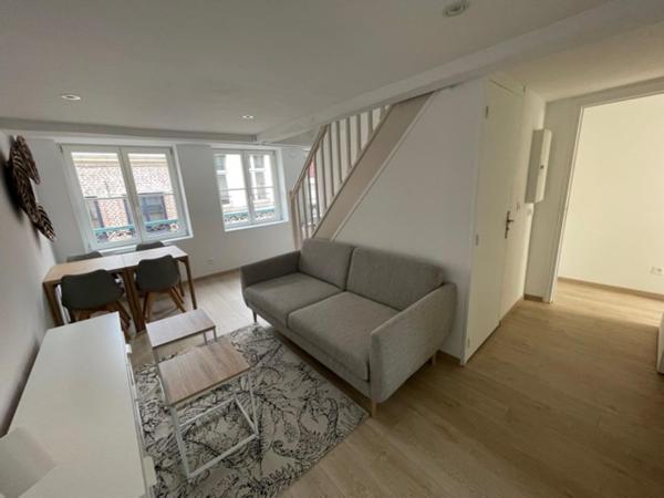 A LOUER : T2 à LILLE • Rue Doudin - Vieux lille • 1 180 € CC • Réf. G472-2