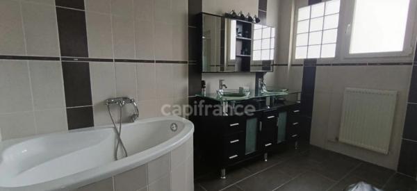 Maison à vendre 10 pièces (89)