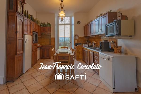 Magnifique château au coeur de 16Ha de terres