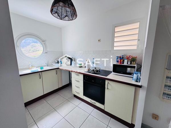 Appartement T3 au 2ème étage, vue mer.