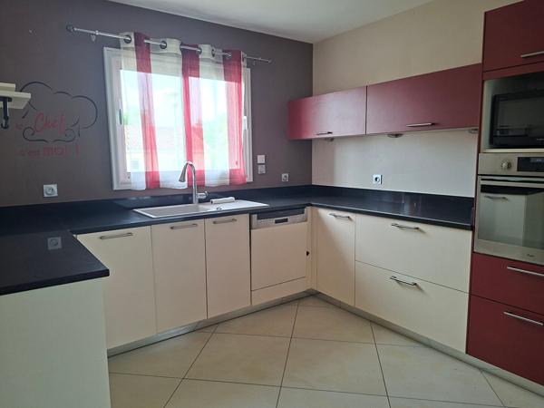 MAISON FAMILIALE AVEC BEAUX VOLUMES - DANGE ST ROMAIN