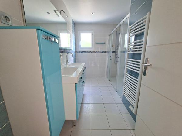 MAISON FAMILIALE AVEC BEAUX VOLUMES - DANGE ST ROMAIN