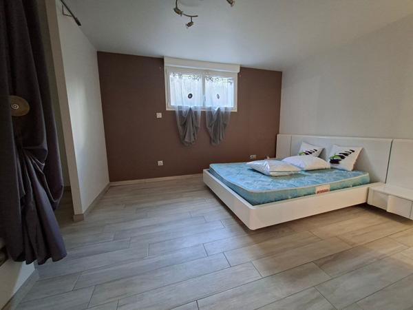 MAISON FAMILIALE AVEC BEAUX VOLUMES - DANGE ST ROMAIN
