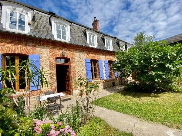 Maison de Maître de 6 Pièces, 4 chambres et 1094m² de terrain