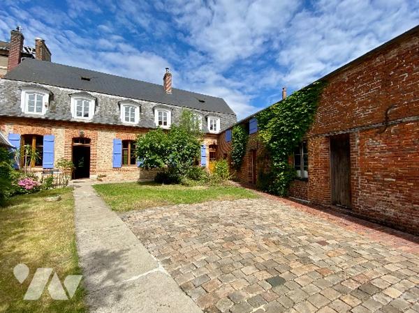 Maison de Maître de 6 Pièces, 4 chambres et 1094m² de terrain