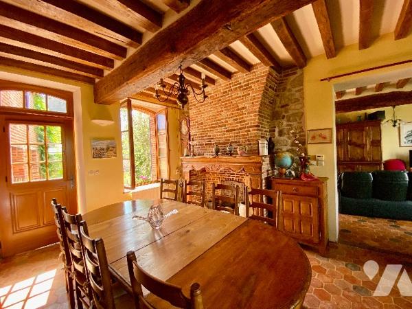 Maison de Maître de 6 Pièces, 4 chambres et 1094m² de terrain