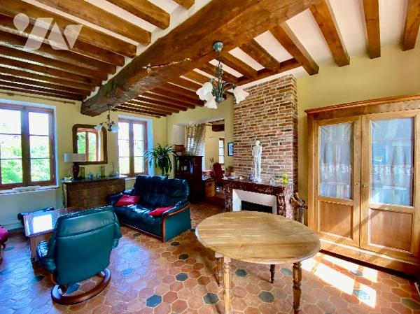 Maison de Maître de 6 Pièces, 4 chambres et 1094m² de terrain