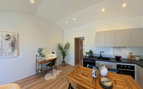 Appartement à vendre    2 pièces • 41 m2 Blagnac