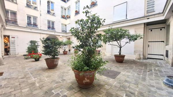 Grand studio Marais 27 m2 Paris 4e