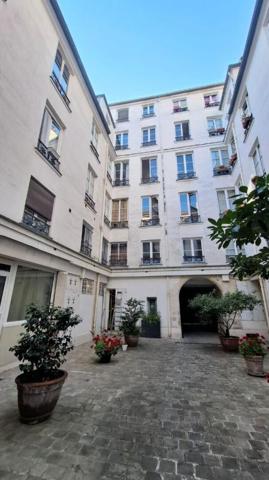 Grand studio Marais 27 m2 Paris 4e