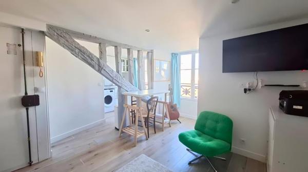 Grand studio Marais 27 m2 Paris 4e
