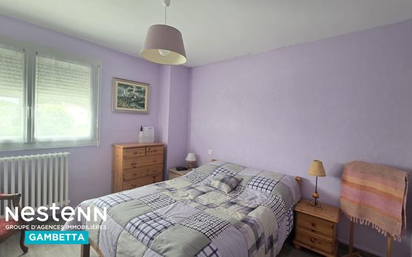 A vendre Maison 5 pièces , 3  chambres , bureau et piscine