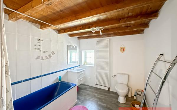 Maison à vendre    6 pièces •  Técou