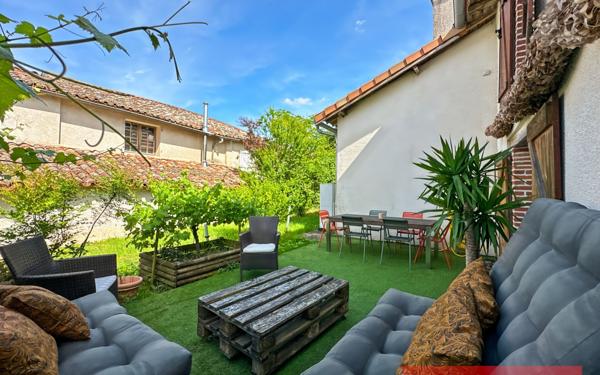 Maison à vendre    6 pièces •  Técou