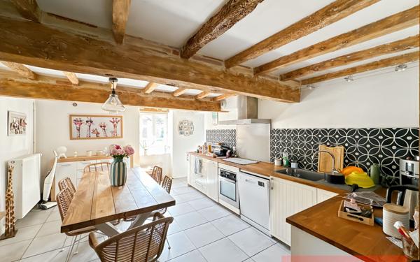 Maison à vendre    6 pièces •  Técou