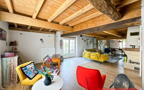 Maison à vendre    6 pièces •  Técou