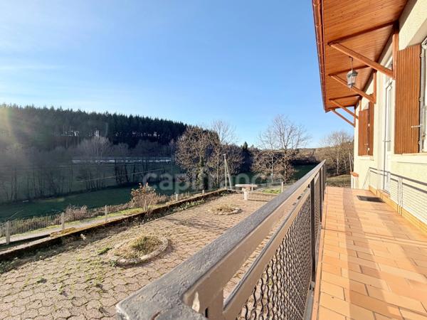 MAISON 70 M2, 2 CHAMBRES, TERRAIN CLOS ET ARBORÉ DE 1 425 M2, VUE DÉGAGÉE, CALME, DOUBLE GARAGE, CAVE, DOUBLE VITRAGE PVC, CHARPENTE/COUERTURE OK, TF 328€