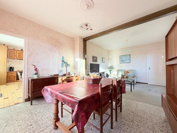 MAISON 70 M2, 2 CHAMBRES, TERRAIN CLOS ET ARBORÉ DE 1 425 M2, VUE DÉGAGÉE, CALME, DOUBLE GARAGE, CAVE, DOUBLE VITRAGE PVC, CHARPENTE/COUERTURE OK, TF 328€