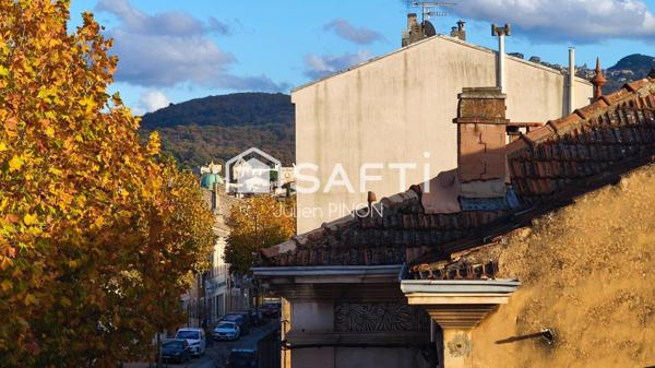 Lumineux F5 de 110 m² avec terrasses, garage et parking – Coeur d'Apt