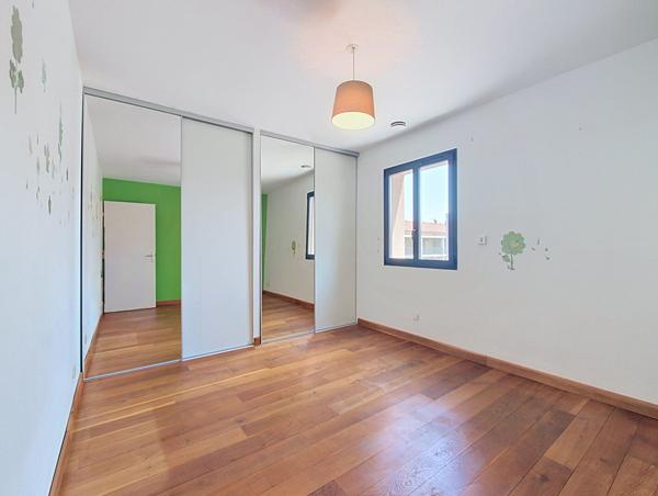 A VENDRE - MONTGISCARD - Maison d'architecte T6 150m² avec garage proche centre