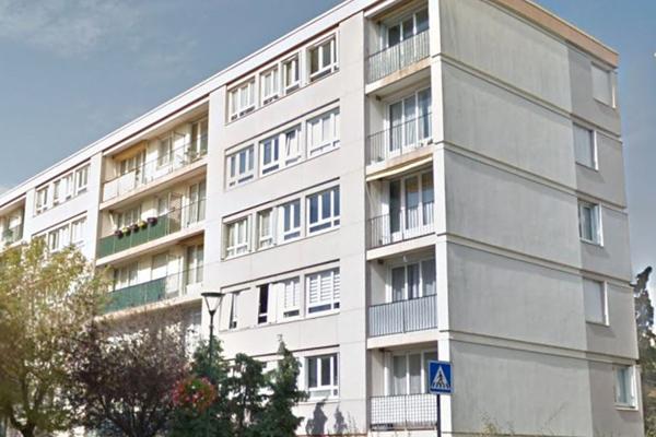Appartement 3 pièce(s) 240 000 € **  - Référence  376