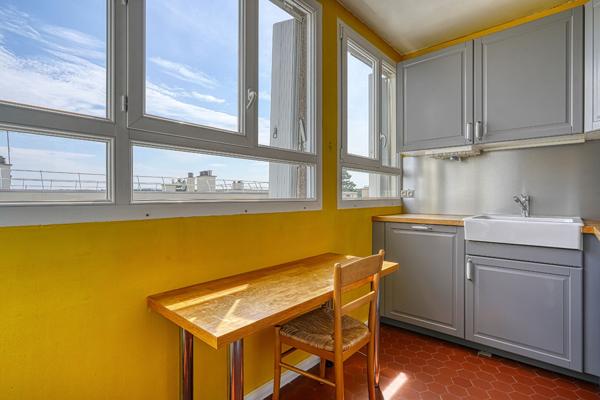 Appartement 3 pièce(s) 240 000 € **  - Référence  376