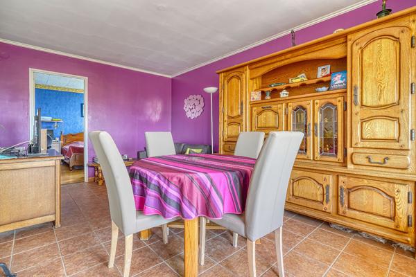 Appartement 3 pièce(s) 240 000 € **  - Référence  376