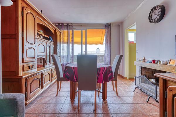 Appartement 3 pièce(s) 240 000 € **  - Référence  376