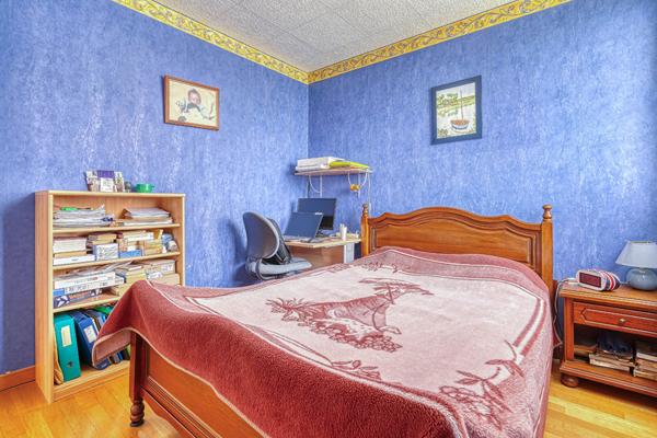 Appartement 3 pièce(s) 240 000 € **  - Référence  376