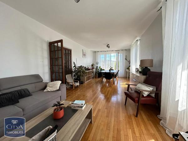 Maison à louer 5 pièces 141.9m² Saint-Pantaléon-de-Larche (19600)