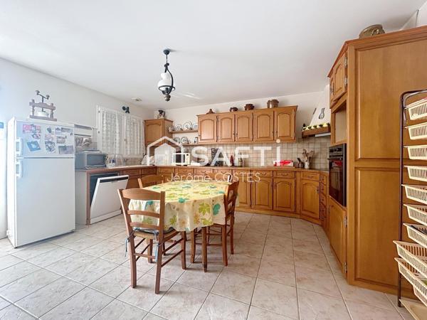 Maison Familiale d'environ 150 M2 avec double garage sur 2143 m2 de parcelle