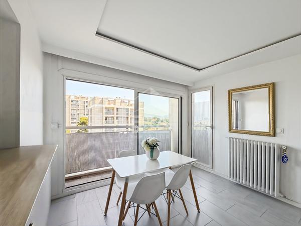 Appartement T3 rénové stationnement extérieur secteur Lacordaire